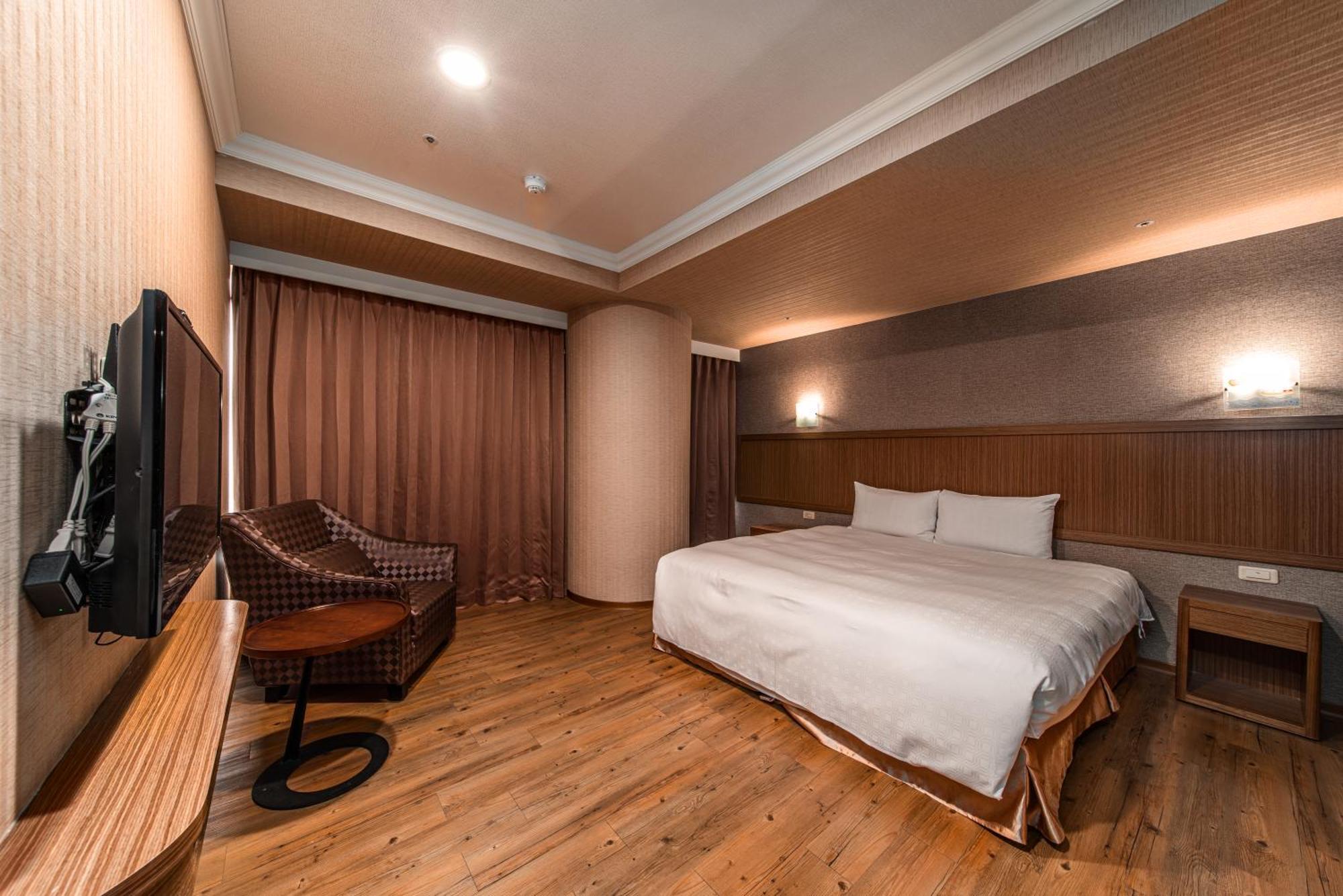 Fish Hotel-Pingtung Extérieur photo