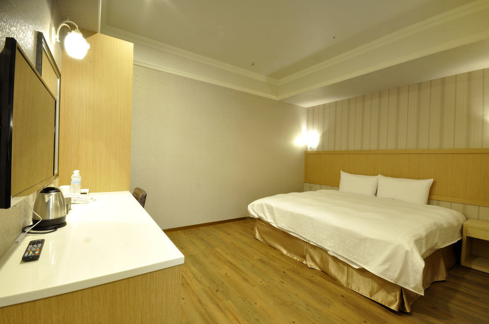 Fish Hotel-Pingtung Extérieur photo
