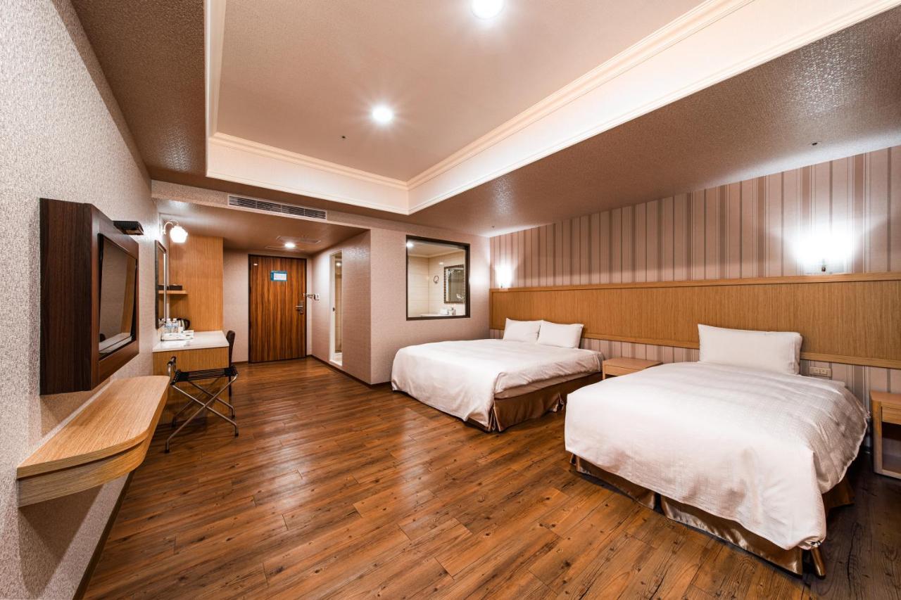 Fish Hotel-Pingtung Extérieur photo