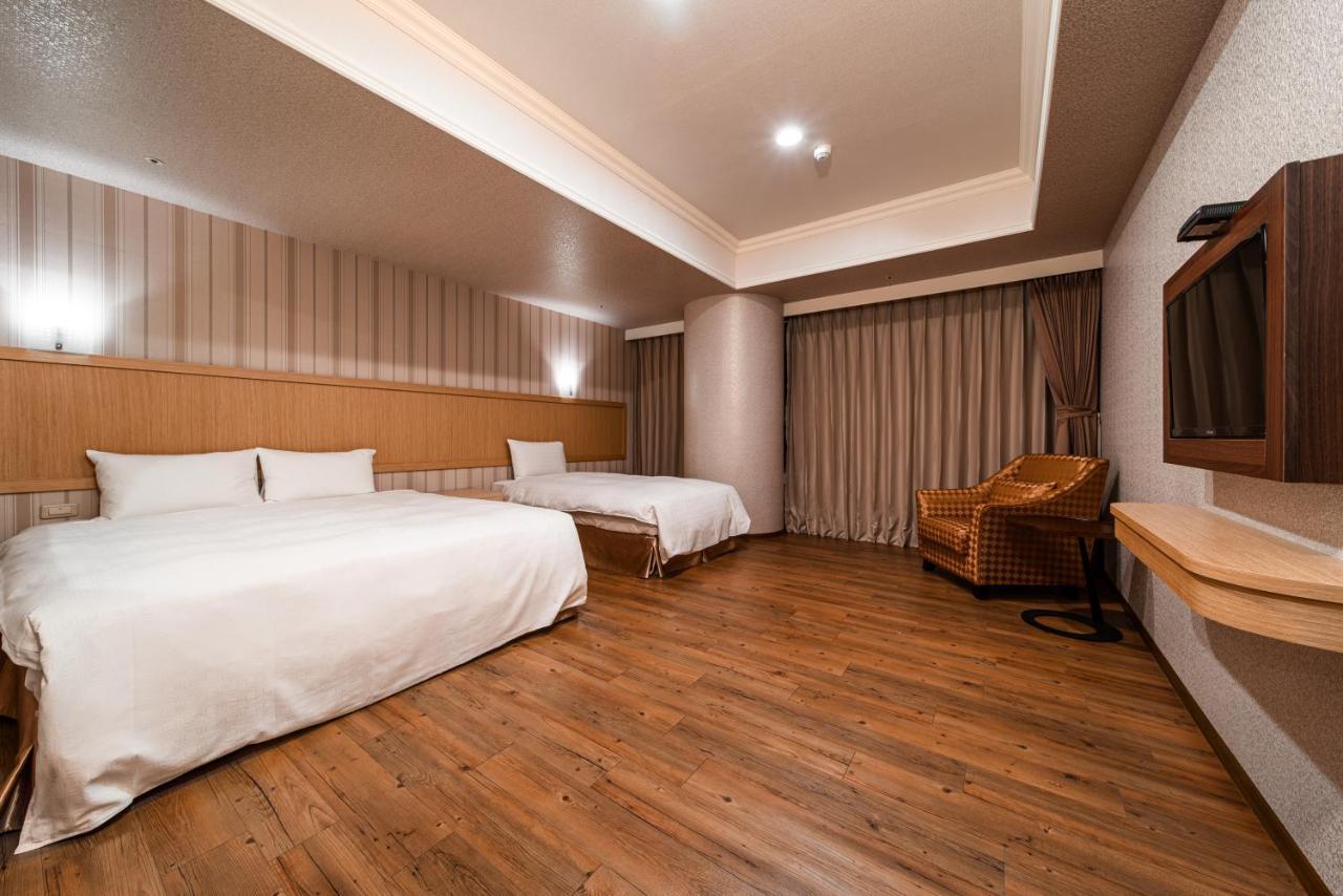 Fish Hotel-Pingtung Extérieur photo
