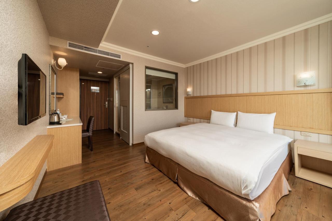 Fish Hotel-Pingtung Extérieur photo